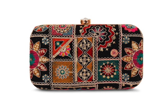 BLACK EMBROIDED CLUTCH BAG