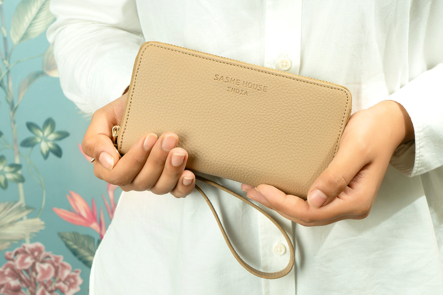 MEDIUM HOLD ME WALLET